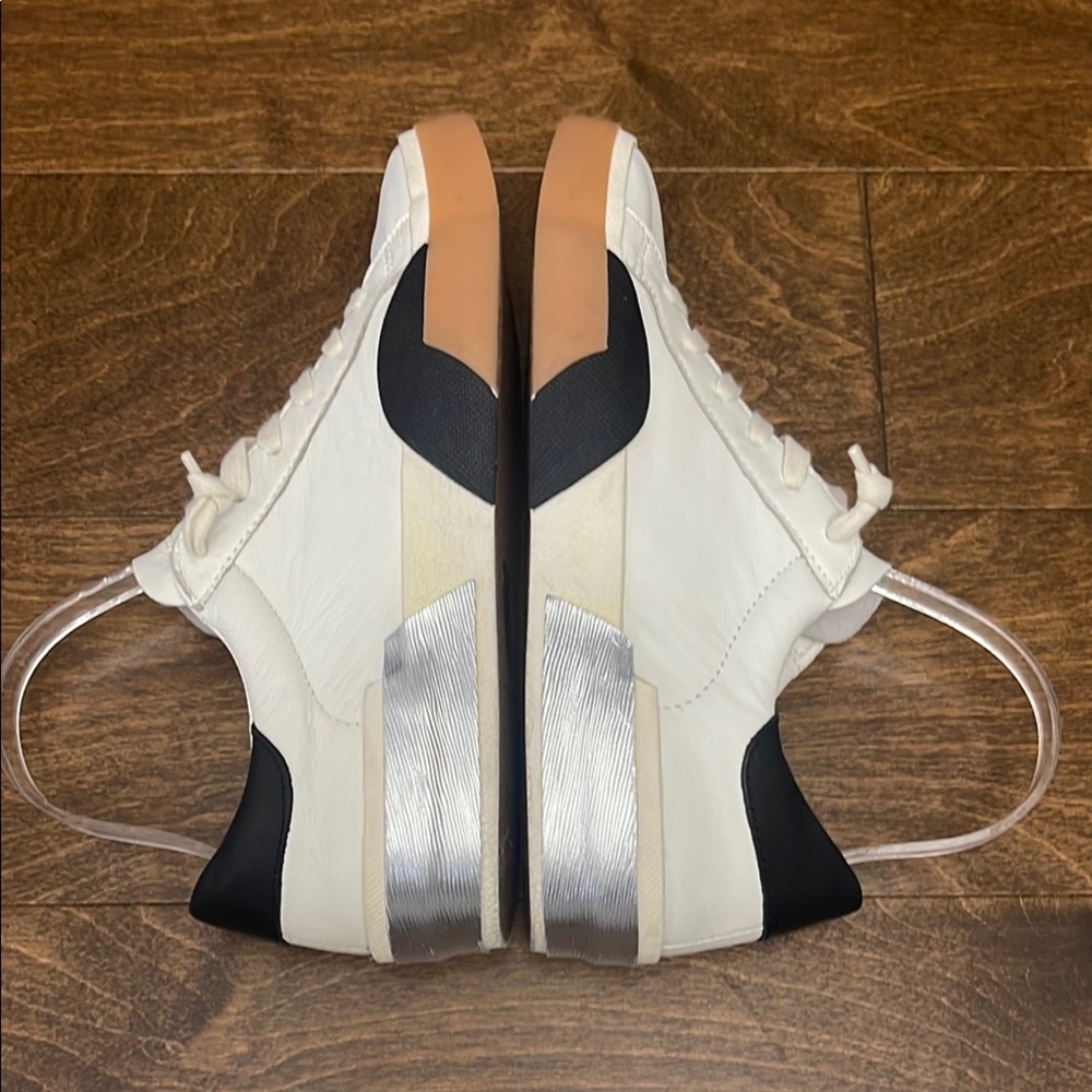 Dolce Vita Sneakers - Picture 6 of 8